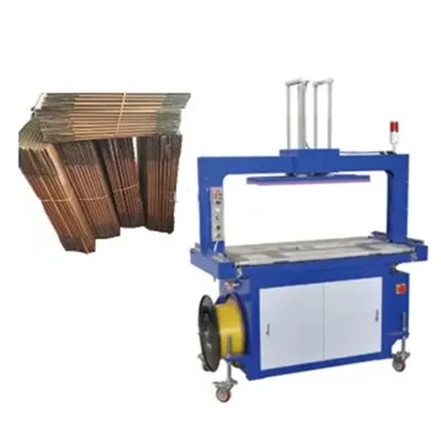 Малка машина за опаковане на кашони